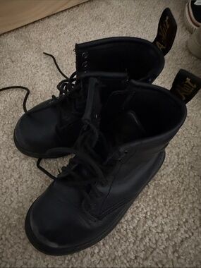 Dr. Martens Kids Black Leather Lace-Up Ankle Boots
